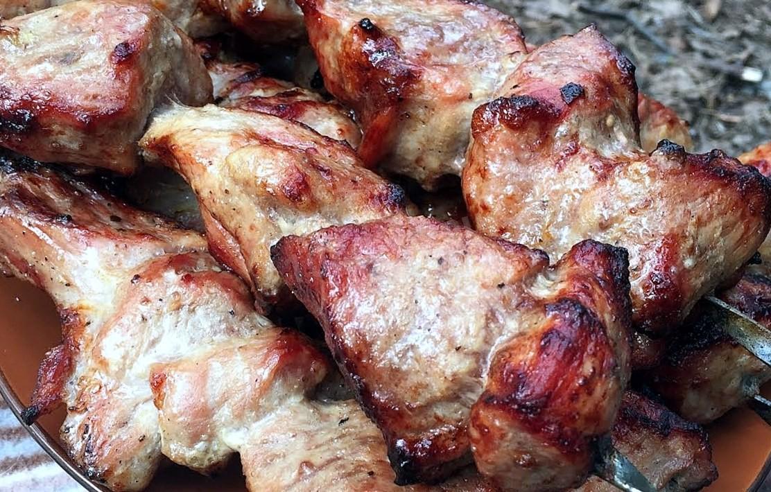 Обложка рецепта Шашлык из свиной шейки без маринада на углях