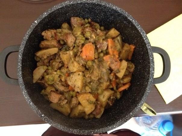 Шаг 9 приготовления Жаркое в мультиварке из свинины по-сельски