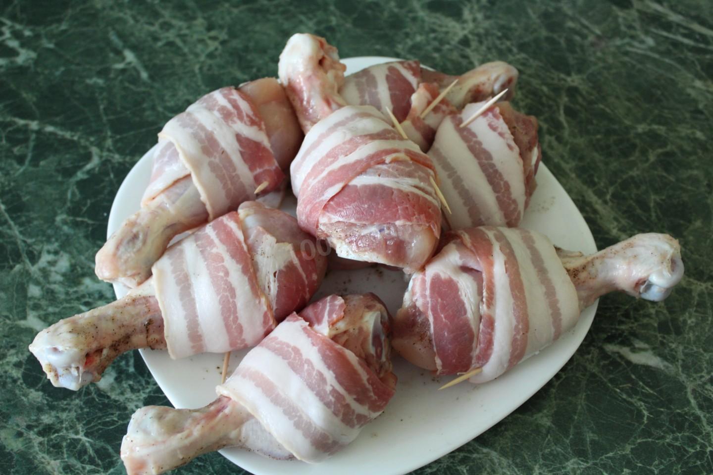 Шаг 2 приготовления Куриные ножки в беконе