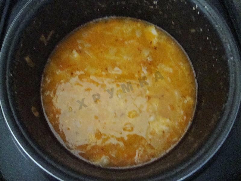 Шаг 9 приготовления Подливка свиная с кетчупом, морковью и луком в мультиварке