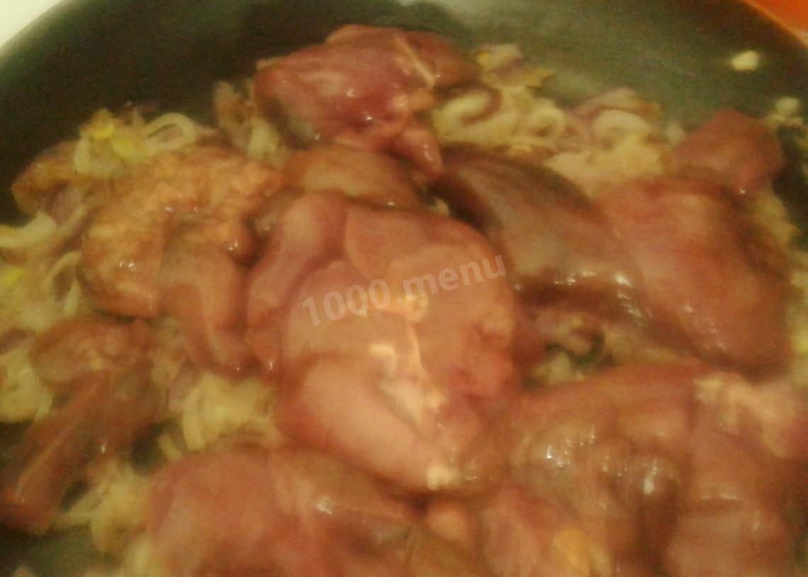 Шаг 3 приготовления Жареная капуста с куриной печенью