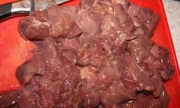 Шаг 2 приготовления Печень говяжья тушеная с грибами