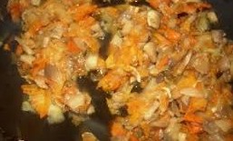 Шаг 8 приготовления Печень говяжья тушеная с грибами