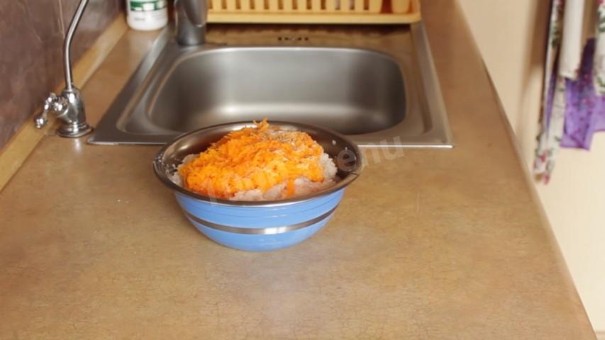 Шаг 2 приготовления Котлеты из куриного филе с сюрпризом