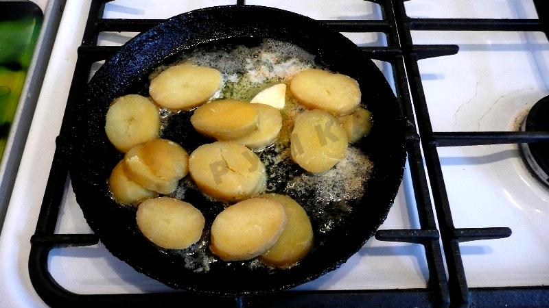 Шаг 7 приготовления Омлет с картофелем от Поля Бокюза