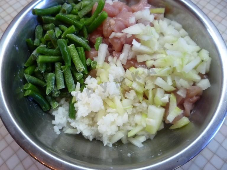Шаг 5 приготовления Филе курицы с зеленой стручковой фасолью и рисом в майонезе