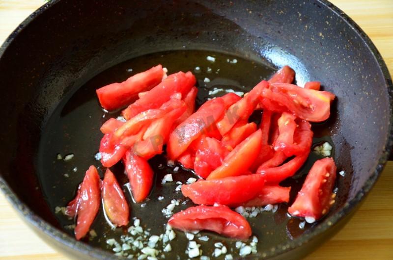 Шаг 4 приготовления Куриное филе с помидорами моцареллой в духовке