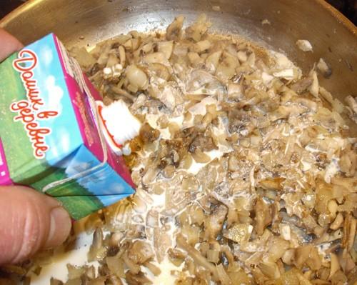 Шаг 4 приготовления Крошка картошка с шампиньонами в духовке