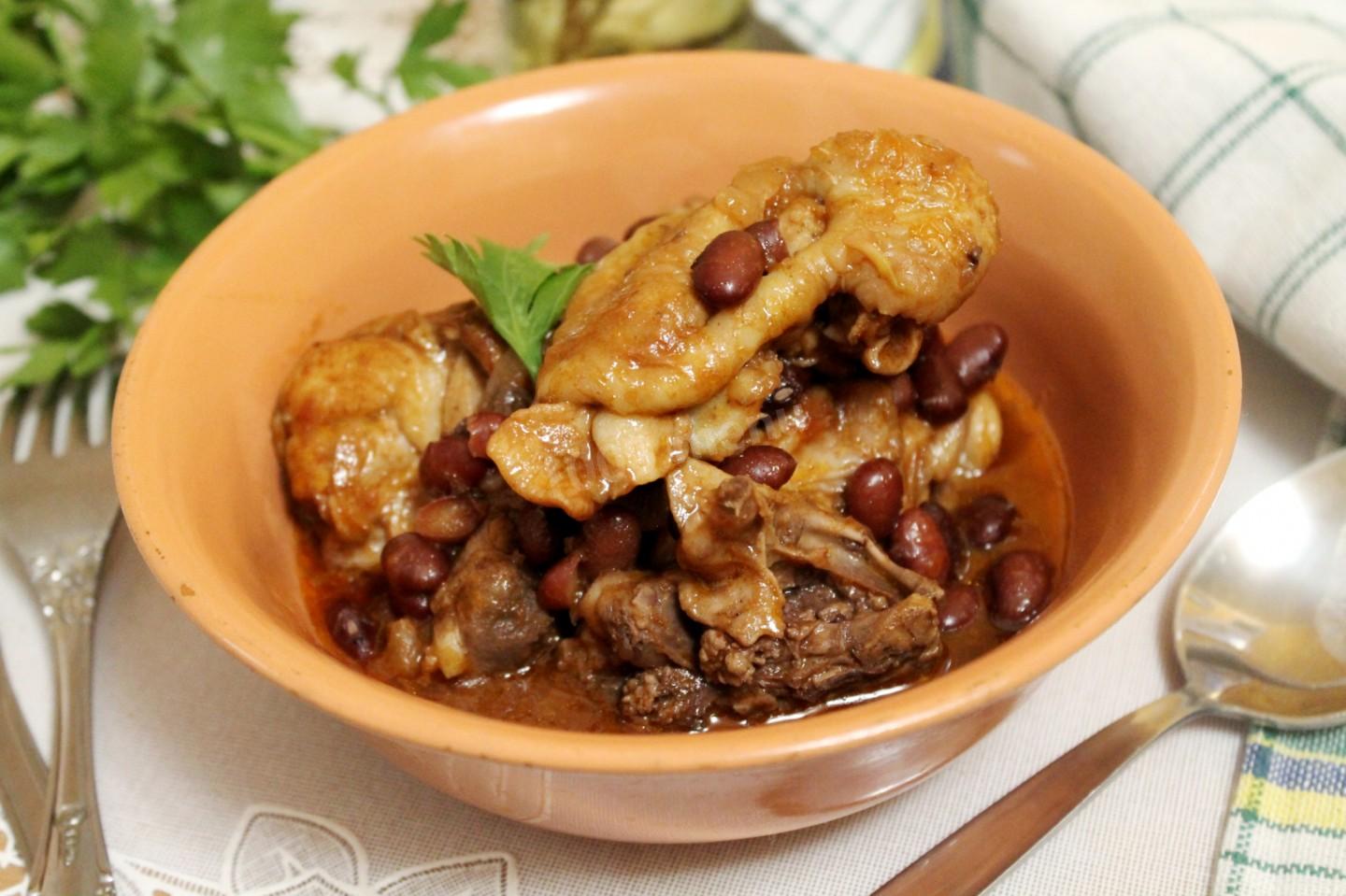 Шаг 7 приготовления Курица с консервированной красной фасолью и соевым соусом
