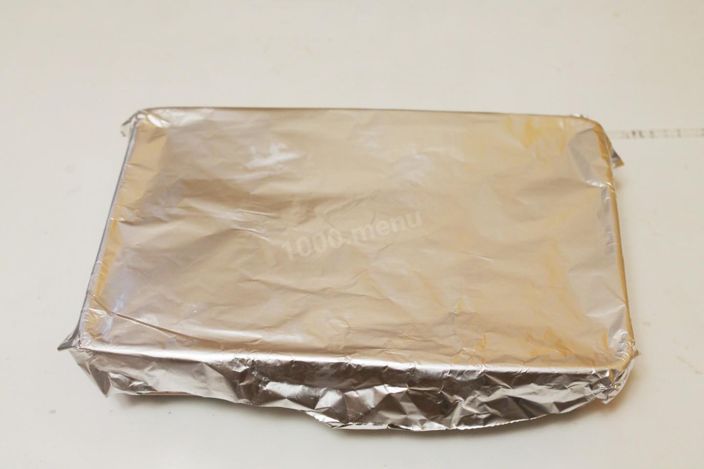 Шаг 6 приготовления Картошка с луком и капустой томленая под фольгой в духовке
