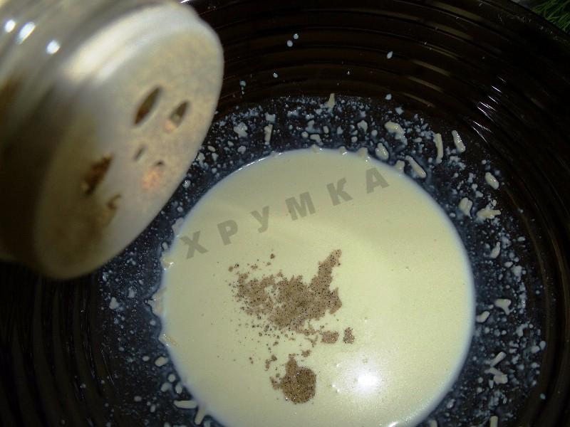 Шаг 9 приготовления Спагетти карбонара с луком, беконом, сыром и сливками