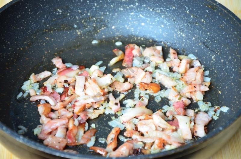 Шаг 3 приготовления Фарфалле с курицей в сливочном соусе