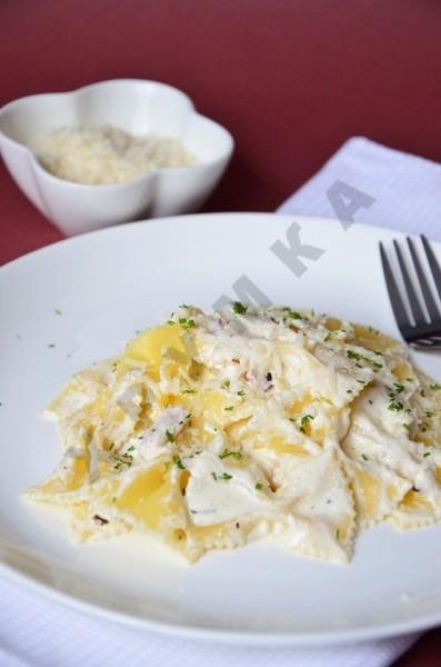 Шаг 9 приготовления Фарфалле с курицей в сливочном соусе