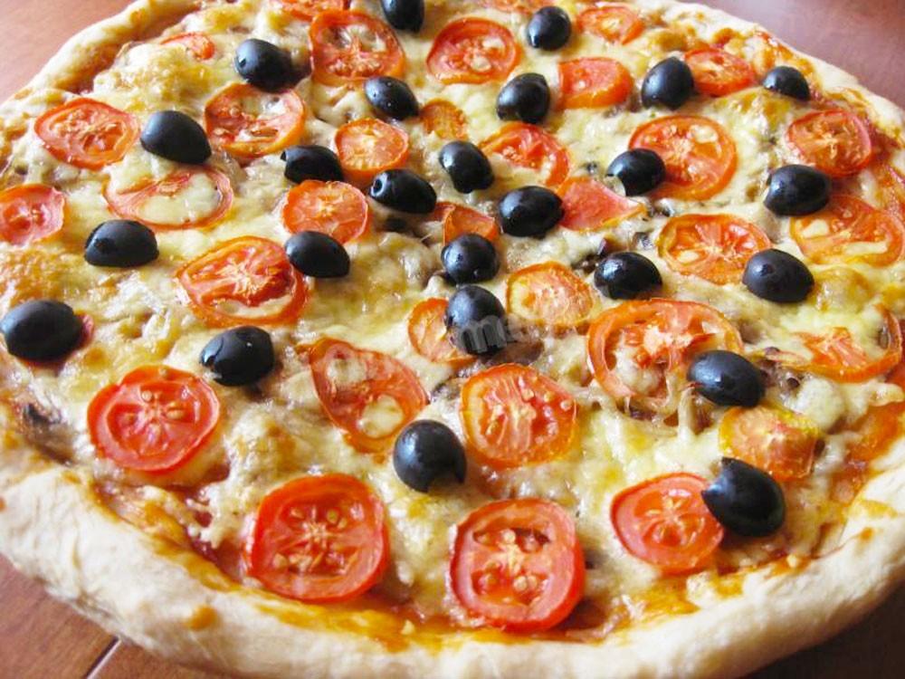 Обложка рецепта Вегетарианская пицца с грибами и сыром в духовке