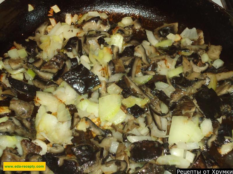 Шаг 4 приготовления Зразы из мякоти свинины с шампиньонами в духовке