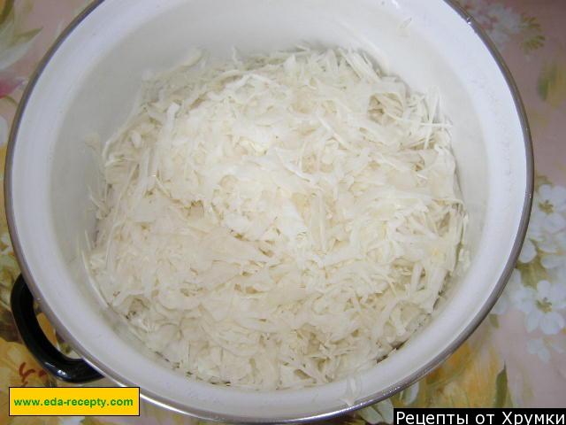 Шаг 2 приготовления Запеканка с овсяными хлопьями капустой и сыром на молоке