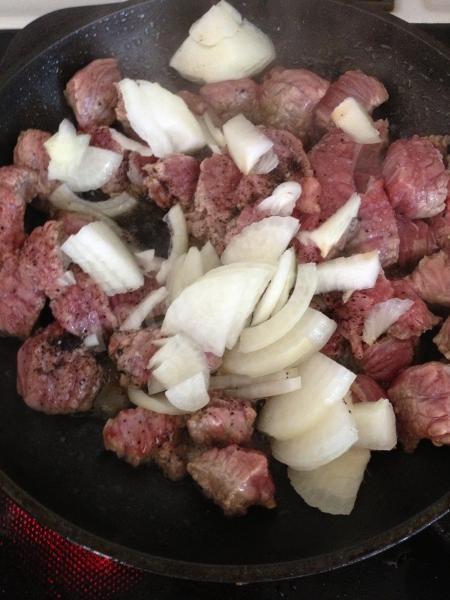 Шаг 4 приготовления Мясо в цветной капусте с овощами в духовке