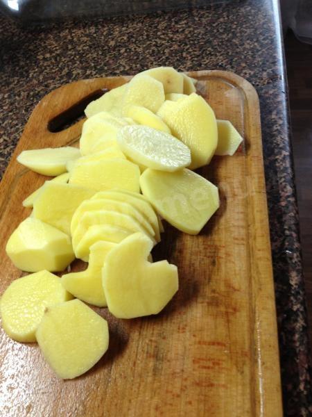 Шаг 2 приготовления Морской окунь с овощами в фольге