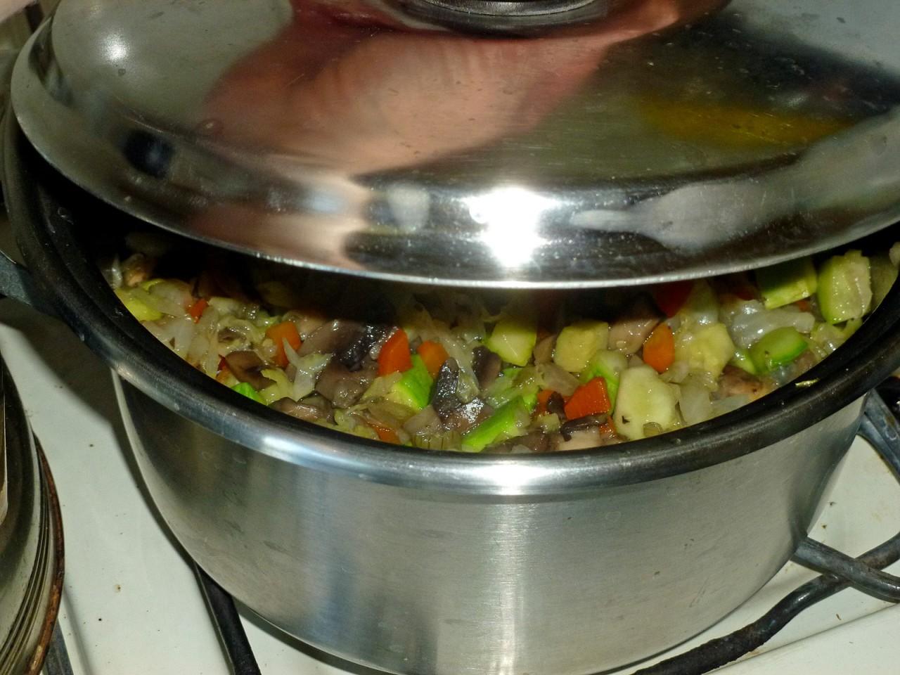 Шаг 14 приготовления Овощное рагу с грибами без картошки и мяса