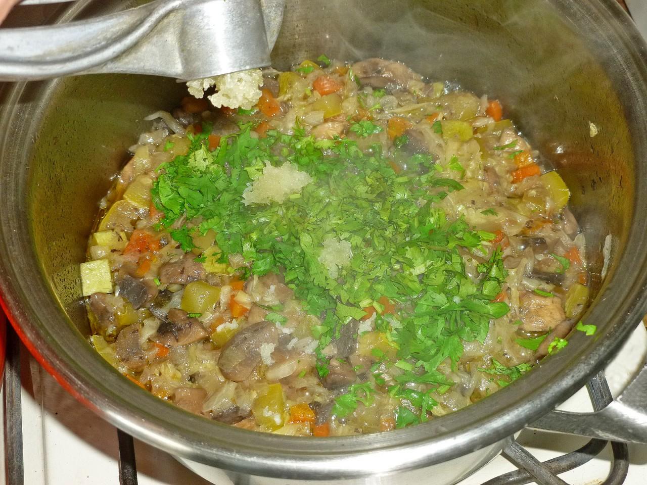 Шаг 16 приготовления Овощное рагу с грибами без картошки и мяса