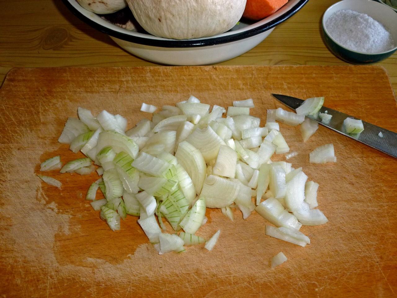 Шаг 2 приготовления Овощное рагу с грибами без картошки и мяса