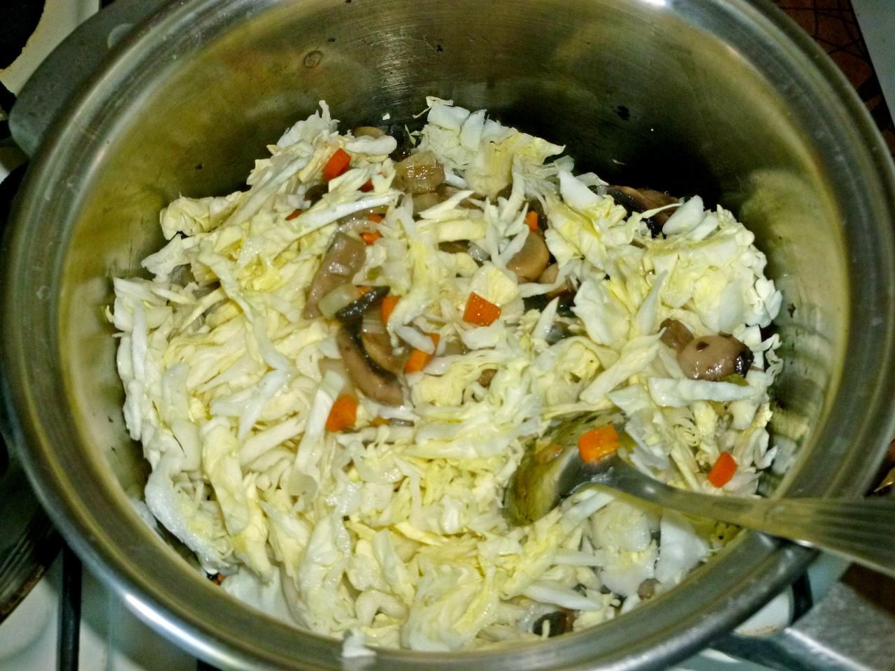 Шаг 9 приготовления Овощное рагу с грибами без картошки и мяса