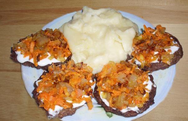 Обложка рецепта Котлеты из куриных сердечек с печенью