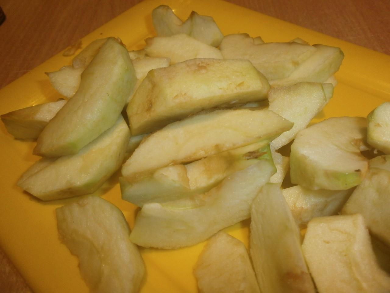 Шаг 5 приготовления Куриная грудка с яблоками в сливках