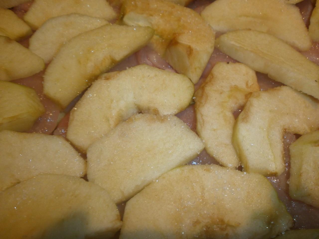 Шаг 9 приготовления Куриная грудка с яблоками в сливках