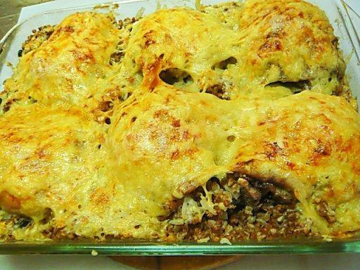 Шаг 11 приготовления Окорочка с гречкой сыром сметаной в духовке