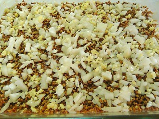 Шаг 7 приготовления Окорочка с гречкой сыром сметаной в духовке