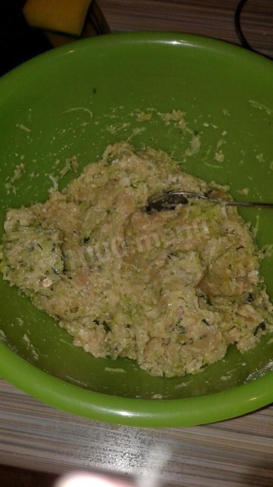 Шаг 5 приготовления Кабачково мясные котлеты в пароварке