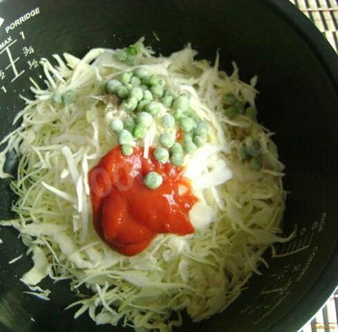 Шаг 3 приготовления Тушеная капуста с зелёным горошком в мультиварке