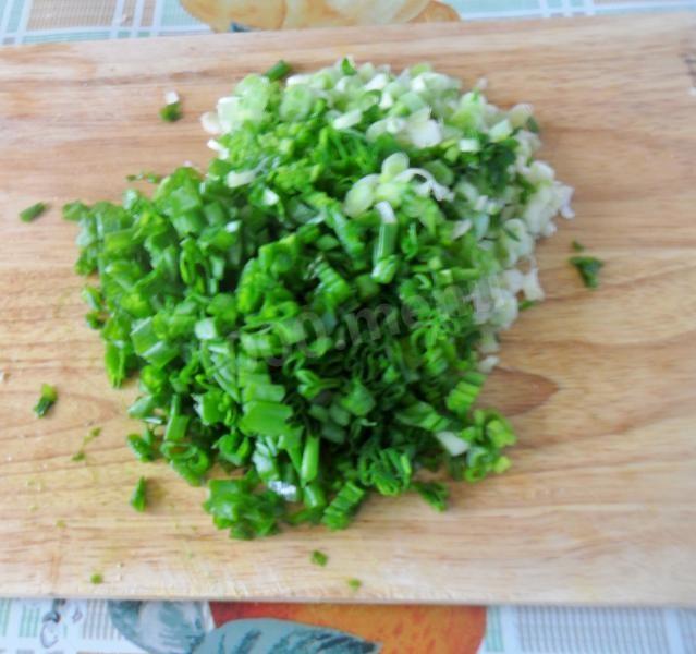 Шаг 3 приготовления Кюкю  из зелени