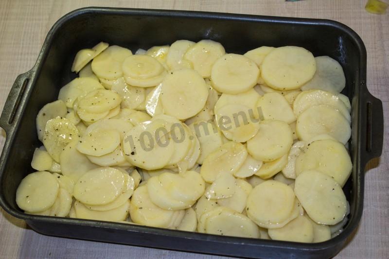 Шаг 8 приготовления Картошка с копченой курицей в духовке
