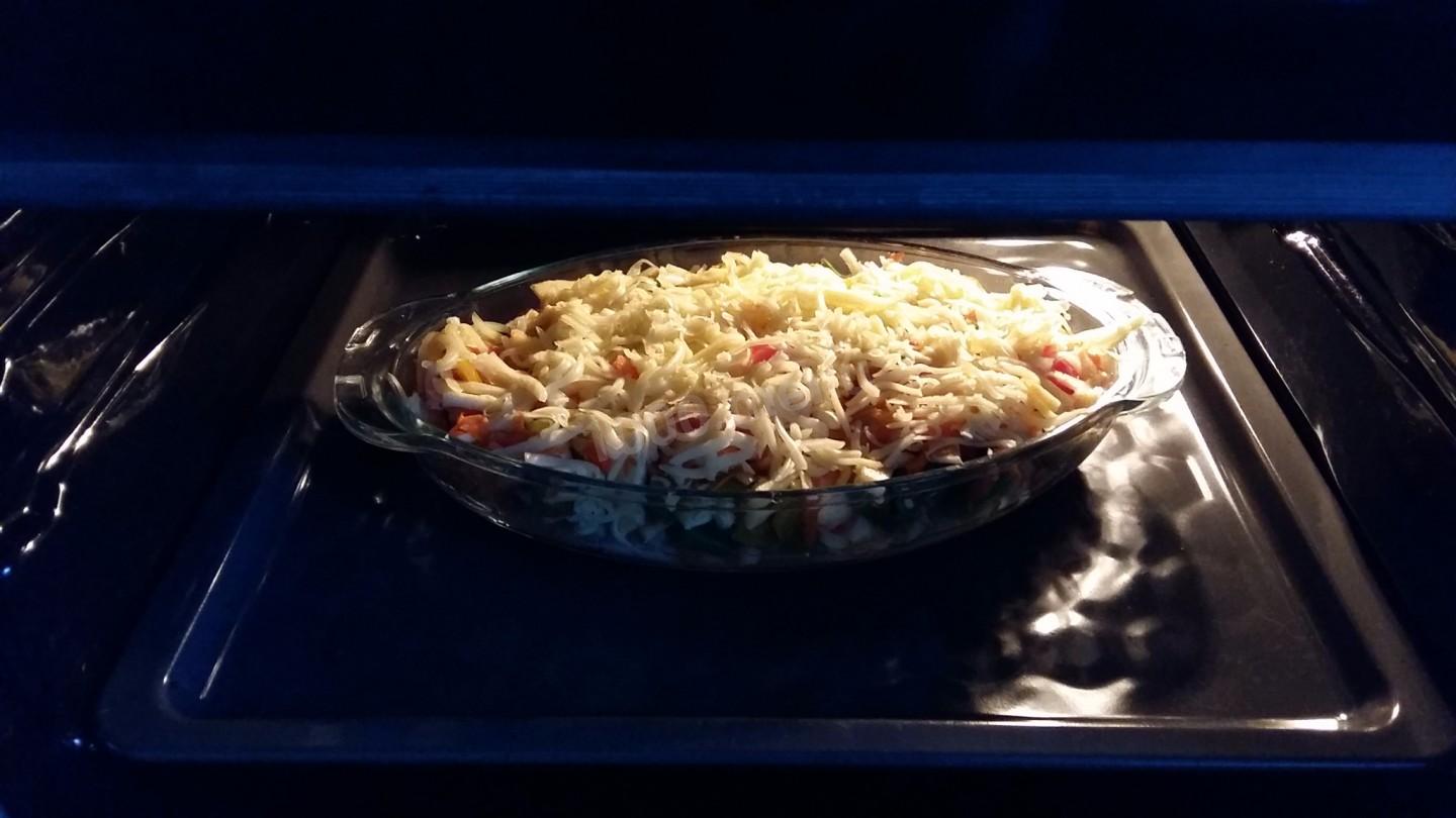 Шаг 8 приготовления Куриный стейк в духовке с овощами