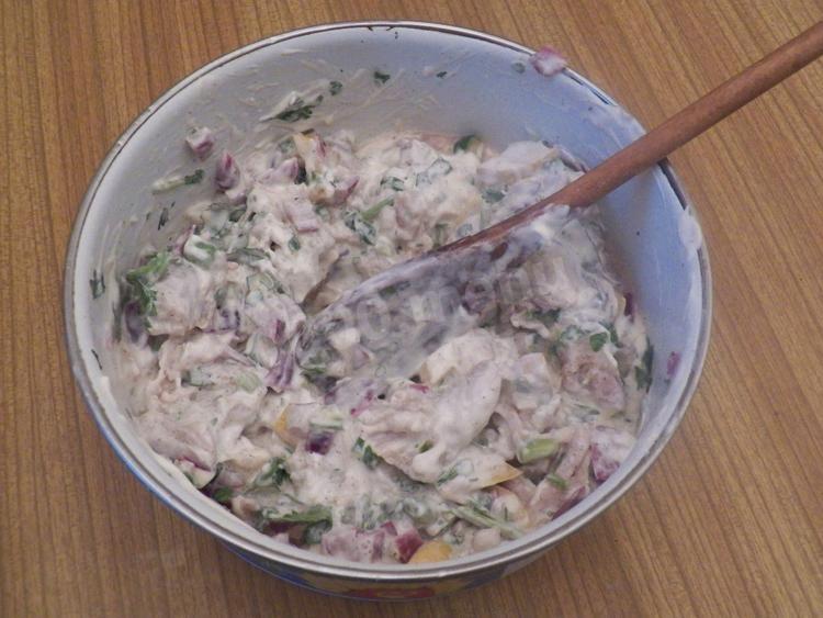 Шаг 10 приготовления Филе курицы, тушеное в сметанном соусе с зеленью