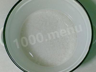 Шаг 2 приготовления рисовые оладьи из каши с майонезом