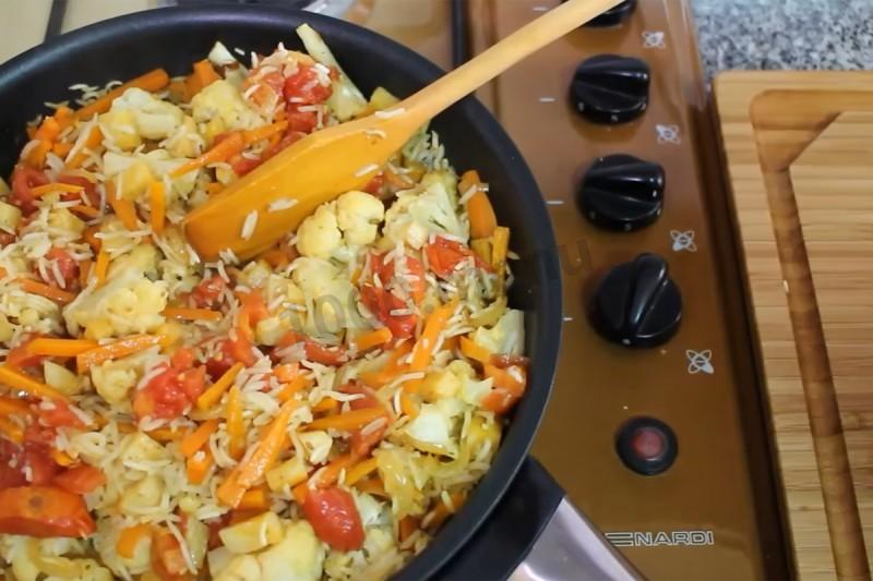 Шаг 16 приготовления Плов на пост с сельдереем и цветной капустой