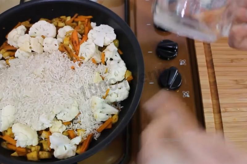 Шаг 9 приготовления Плов на пост с сельдереем и цветной капустой