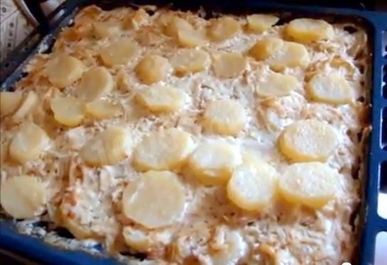 Шаг 6 приготовления Картофель ломтиками, запеченный в сливках и сыре в духовке