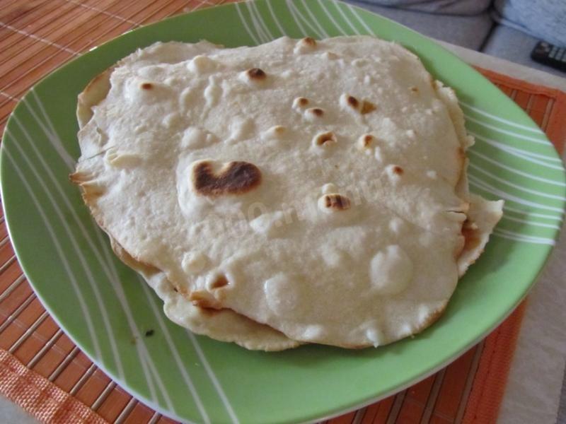 Шаг 17 приготовления Мексиканская кесадилья с курицей и сыром