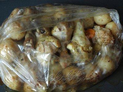 Шаг 5 приготовления Курица с картошкой и цветной капустой в духовке