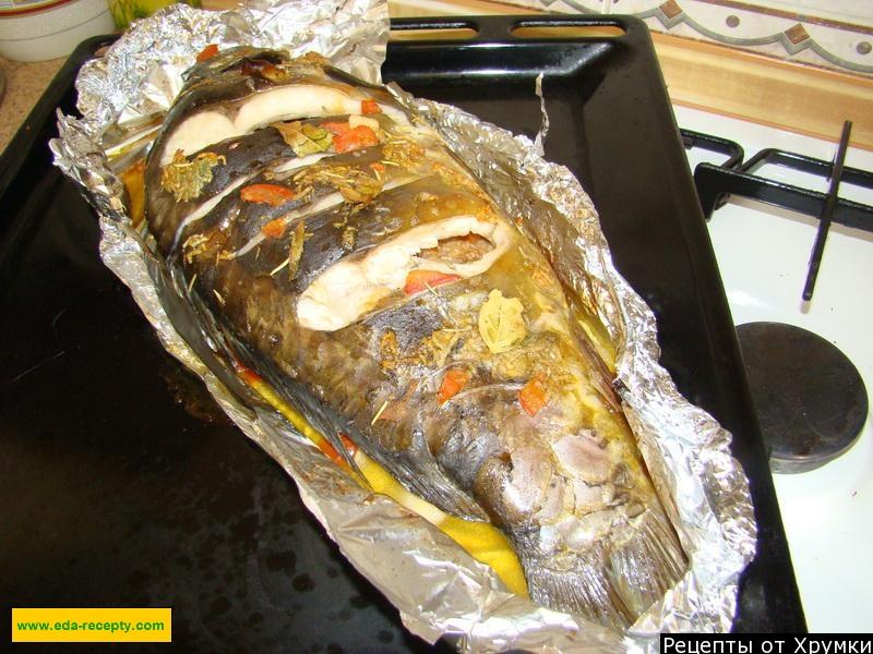 Шаг 6 приготовления Карп ароматный на луковой подушке