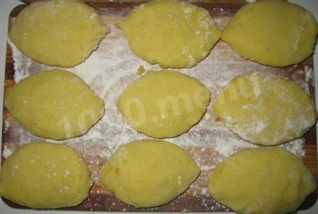 Шаг 4 приготовления Зразы картофельные с горохом и грибами