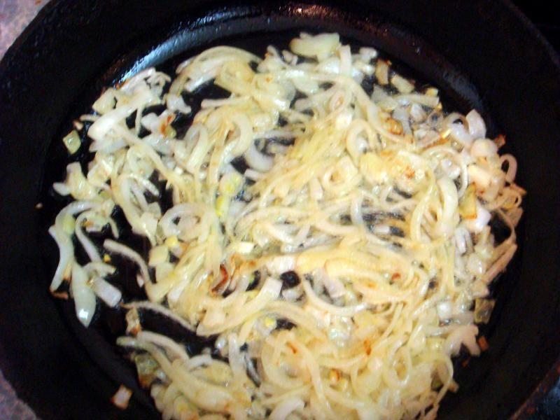 Шаг 7 приготовления Куриная печень под сыром
