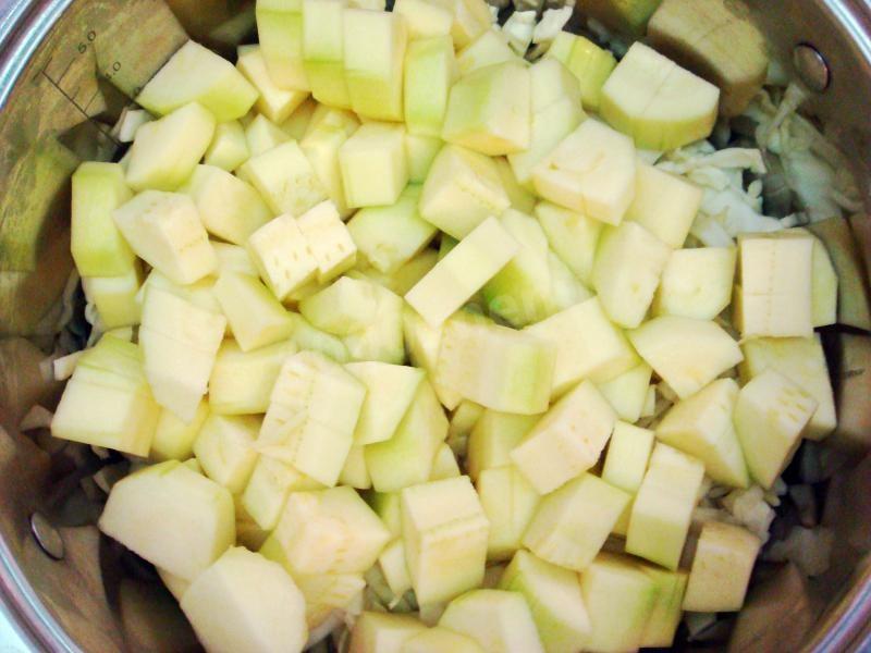 Шаг 3 приготовления Овощное рагу кабачки с капустой и шампиньонами