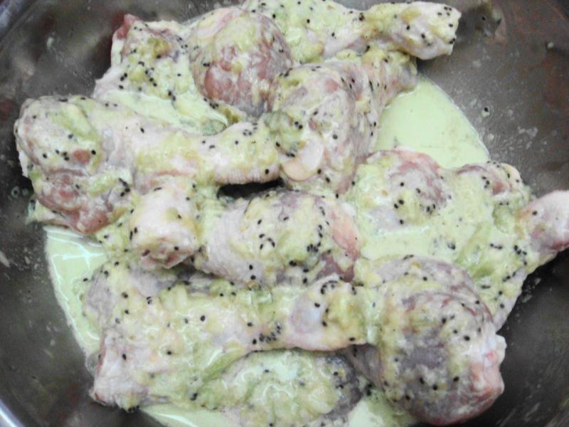 Шаг 12 приготовления Куриные ножки в маринаде из киви в рукаве в духовке