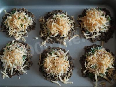 Шаг 5 приготовления Открытые куриные зразы с грибами в духовке