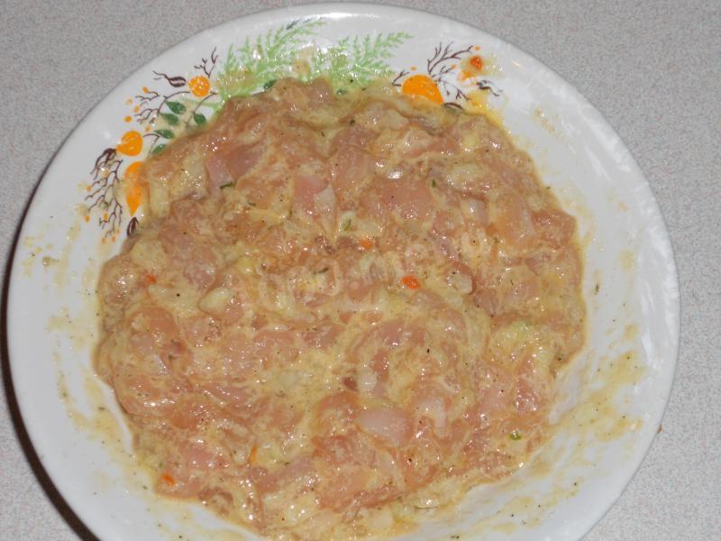 Шаг 2 приготовления Котлеты из куриного филе с манкой и крахмалом Пташки